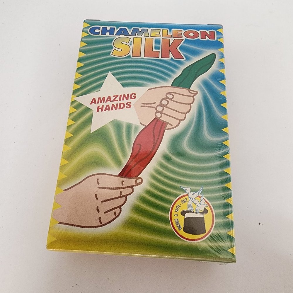 Chameleon Silk Tube + 3 nine inch silks Trick by Vincenzo Di Fatta